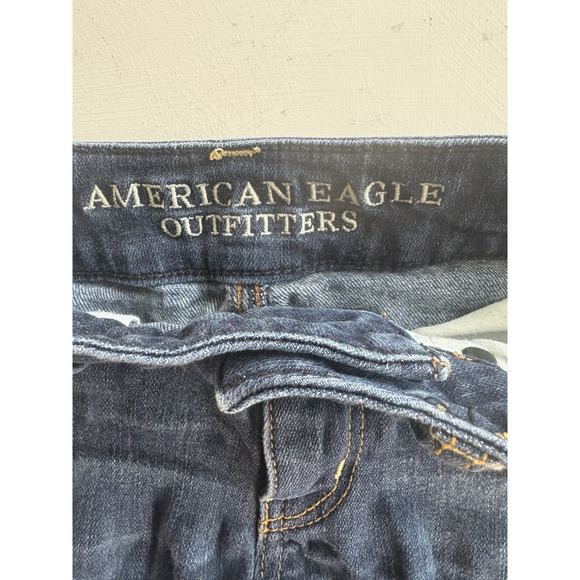 American Eagle Shorts Womens Sz 2 Dark Blue Bermuda Super Stretch, - Picture 2 of 4
